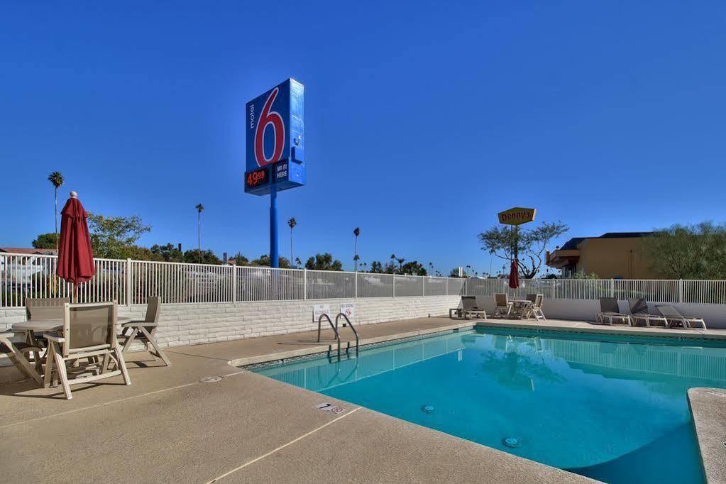 Motel 6-Youngtown, Az - Phoenix - Sun City Exteriör bild